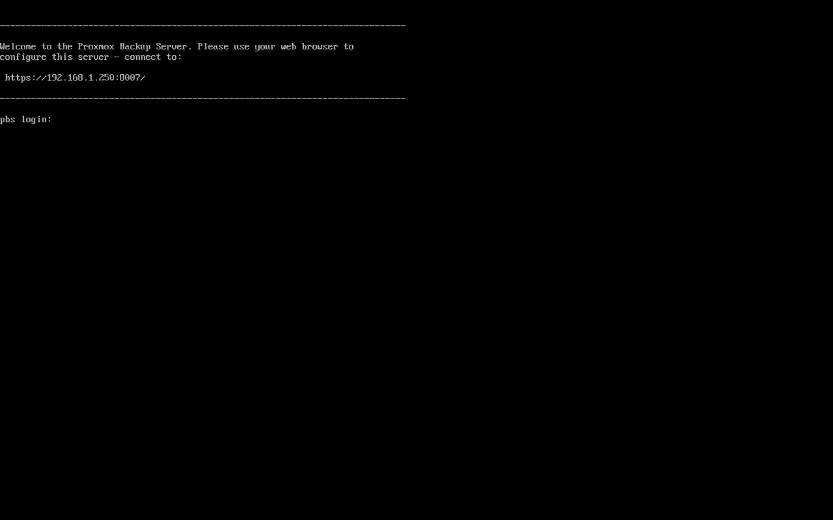 Console de Proxmox Backup Server affichant l'URL d'accès à l'interface web